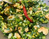 A picture of step 3 of Stir fried spring onion.