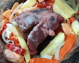 Foto del paso 2 de la receta: Carne al horno con vegetales #platounico
