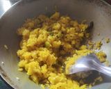 A picture of step 4 of Batata Poha.