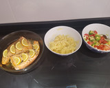 Foto del paso 3 de la receta: Salmón al horno sobre puré de boniato con ensalada