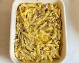A picture of step 4 of Oven baked omelette with minced meat and potatoes.