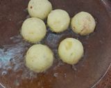 Foto langkah ke 5 dari resep Bola ubi goreng.