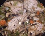 Foto del paso 4 de la receta: Pechugas de pollo en salsa de apio, zanahoria y champiñones