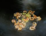 Foto langkah ke 1 dari resep Labu tumis udang kering bihun.