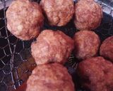 Foto langkah ke 1 dari resep Meatball Gravy.