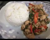 รูปขั้นตอนการทำที่ 4 ของ ข้าวกะเพราไก่ไข่ดาว