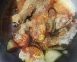 A picture of step 3 of Alo chicken gravy.