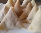 A picture of step 3 of Chicken samosa.