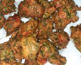 A picture of step 3 of Spinach and Tomatoes fritters.