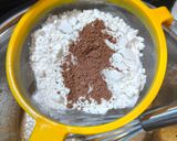 Foto langkah ke 3 dari resep Bolu Cokelat Mini (Tanpa Mixer Tanpa Oven Takaran Sendok).