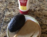 Hình bước làm 1 của món Sandwich mix butter and avocado