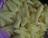 Foto langkah ke 1 dari resep Kentang goreng ala KFC.