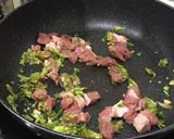 รูปขั้นตอนการทำที่ 3 ของ กะเพราวุ้นเส้นหมูเนื้อ