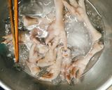 Hình bước làm 3 của món Chân gà rút xương trộn lá chanh
