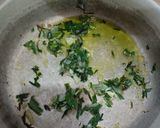 A picture of step 3 of Egg Noodles with Scallion, Ham, and Cream Cheese Sauce.