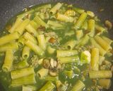 Foto del paso 1 de la receta: Tortiglioni con butifarra portobellos panceta e spinaci e parmigiano