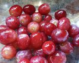 Foto del paso 6 de la receta: Ensalada con uvas, manzanas, brócoli y queso amarillo