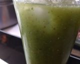 Foto del paso 3 de la receta: Agua Pepino, perejil y limón pa'la presión