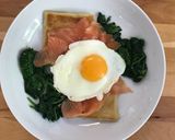 A picture of step 4 of Potato farls with eggs, smoked salmon and spinach.