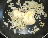 A picture of step 2 of Spicy ButterRum SeaFood Mix.