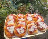 Foto del passaggio 4 della ricetta Pizzette Super Facili e Morbide