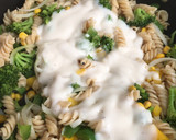 Foto del paso 3 de la receta: Pasta integral con verduras 🌽