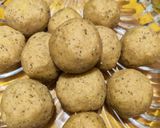 A picture of step 7 of Magaj Ladoo (Wheat flour ladoos).