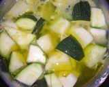 Foto del paso 2 de la receta: Crema de calabacín con quesitos