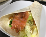 Foto del paso 5 de la receta: Wrap de salmón ahumado al aroma del eneldo