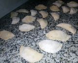 A picture of step 2 of Meat pie.
