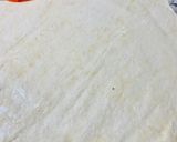 Foto del paso 3 de la receta: PAN 🥖 LIBRO 📚 RELLENO DE QUESO 🧀 Y ALBAHACA 🌿