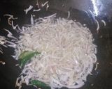 A picture of step 2 of Hot & Spicy Arum-lobe with Hilsha Head/ ইলিশ মাছের মাথা দিয়ে কচুর লতির ঝাল.