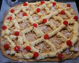 Foto del paso 3 de la receta: 205. Coca Sant Joan de crema con piñones y cerezas confitadas