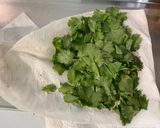 Une image de l'étape 3 de Champignons de Paris bruns sautés à la coriandre.