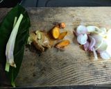 Foto langkah ke 1 dari resep Ikan Kembung Kuah Seger (balita 14MO).