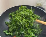 Foto langkah ke 2 dari resep Tumis sayur pakis simple.