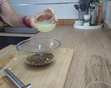 Foto del paso 1 de la receta: Gallineta marinada en salsa de lima, miel y soja