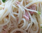 Foto del passaggio 4 della ricetta Spaghetti al tonno