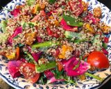 Foto del paso 3 de la receta: Ensalada de quinoa y rosas