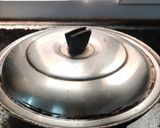 A picture of step 4 of Aloo phulkopir dalna.