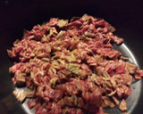 Foto del paso 1 de la receta: Carne con nopales en salsa verde🌹
