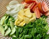 Hình bước làm 2 của món Bạch tuộc xào chua ngọt 🐙🍅