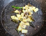 साबूदाना की फलाहारी खिचड़ी(SABUDANA KI FALAHARI KHICHDI RECIPE IN HINDI) रेसिपी चरण 2 फोटो