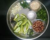 कच्च्या टोमॅटो ची चटणी (kachhya tomatochi chatani recipe in marathi) रेसिपी स्टेप 1 फोटो 