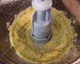 A picture of step 3 of Avocado Humus.