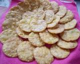 Gujarati Farsi Puri recipe step 4 photo