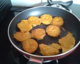 A picture of step 4 of Bottle gourd fritters.