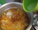 Foto langkah ke 4 dari resep Sup Jagung Wortel dan Telur.