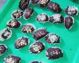 Foto langkah ke 5 dari resep 44. Kurma cokelat isi glaze.