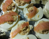Foto del paso 3 de la receta: Huevos rellenos con salmón gratinados